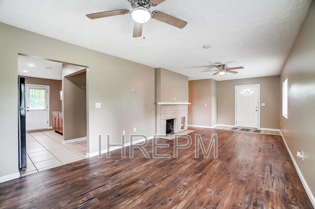 Foto del edificio - 3382 Dover Rd
