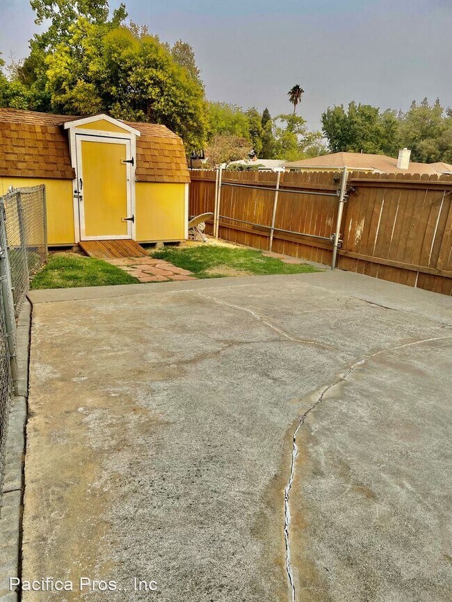 Foto del edificio - 3 br, 2 bath House - 1900 Flowers St.