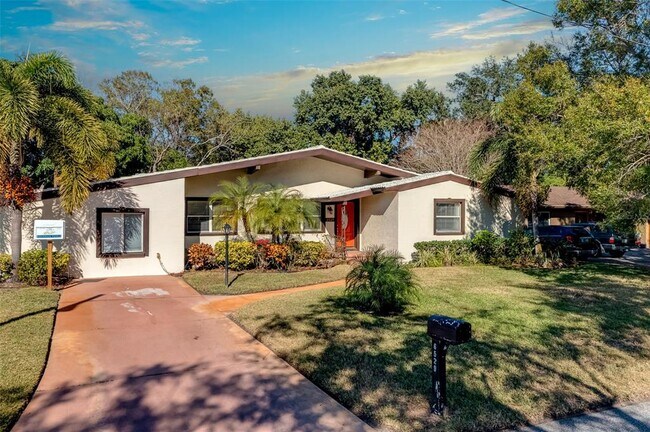 Building Photo - 6529 Renaldo Way S