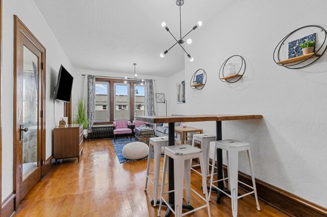 Foto del edificio - 231 E College Ave