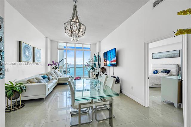 Foto del edificio - 7900 Harbor Island Dr