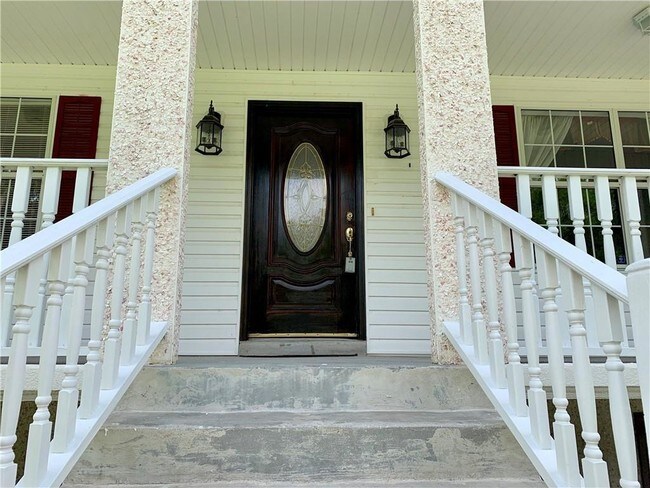 Building Photo - 105 Sutherland Dr
