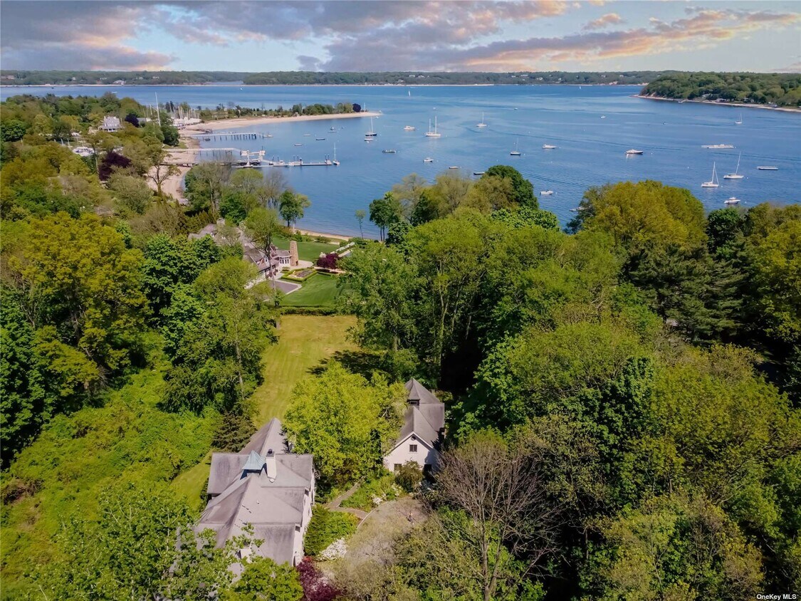 Primary Photo - 358 Centre Island Rd