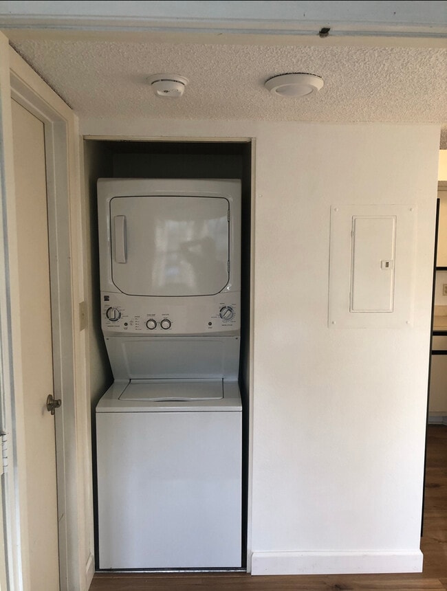 Foto del edificio - 19505 Quesada Ave