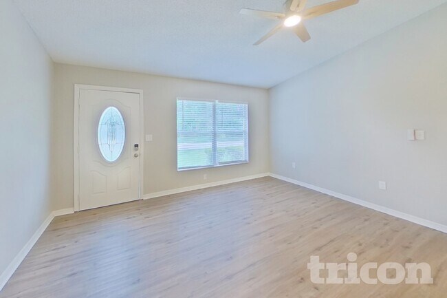 Foto del edificio - 5360 Alhambra Way S