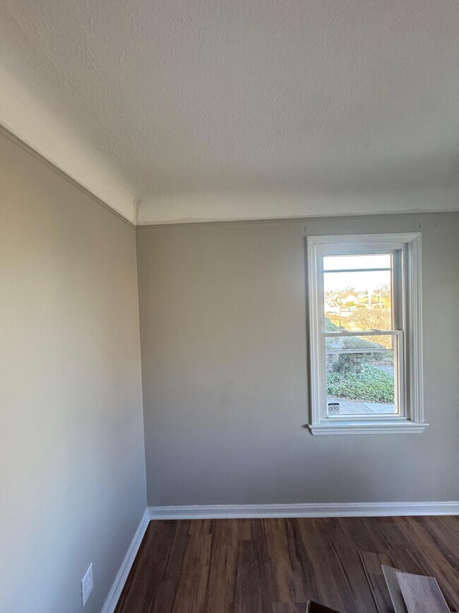 Foto del edificio - 6707 Laverne Ave