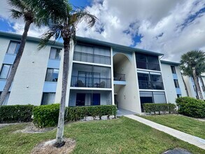 Building Photo - 1111 Green Pine Blvd