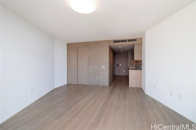 Building Photo - 1000 Auahi St