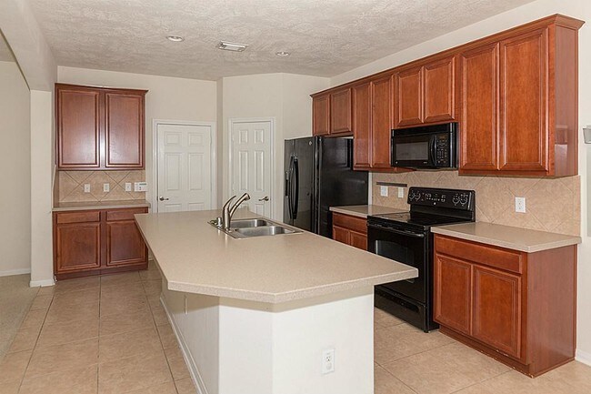 Building Photo - 127 Benedict Canyon Loop