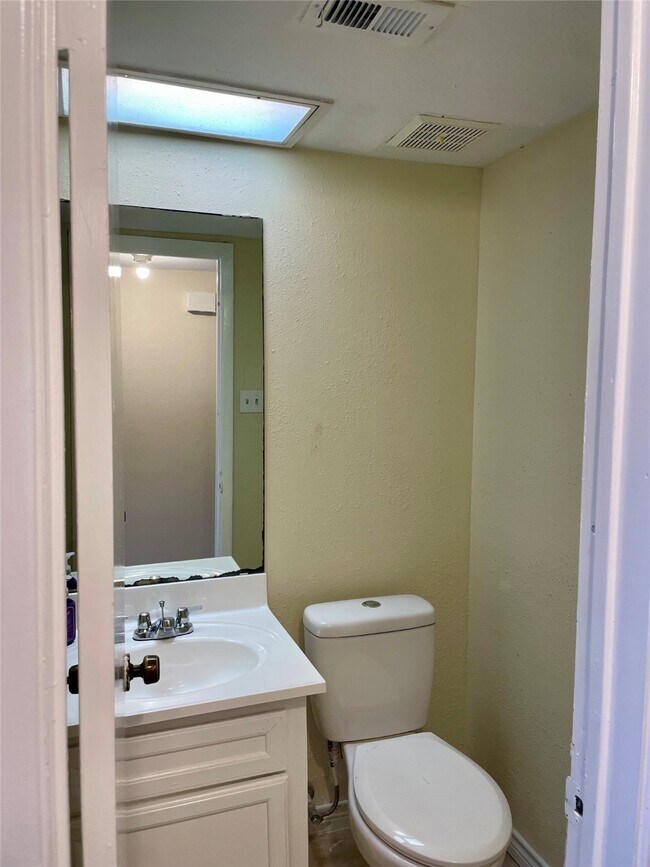Foto del edificio - 7051 Chasewood Dr