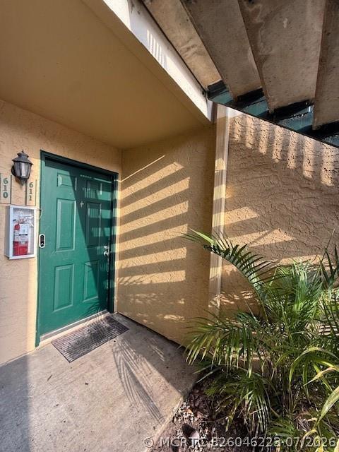 Building Photo - 899 Riverside Dr