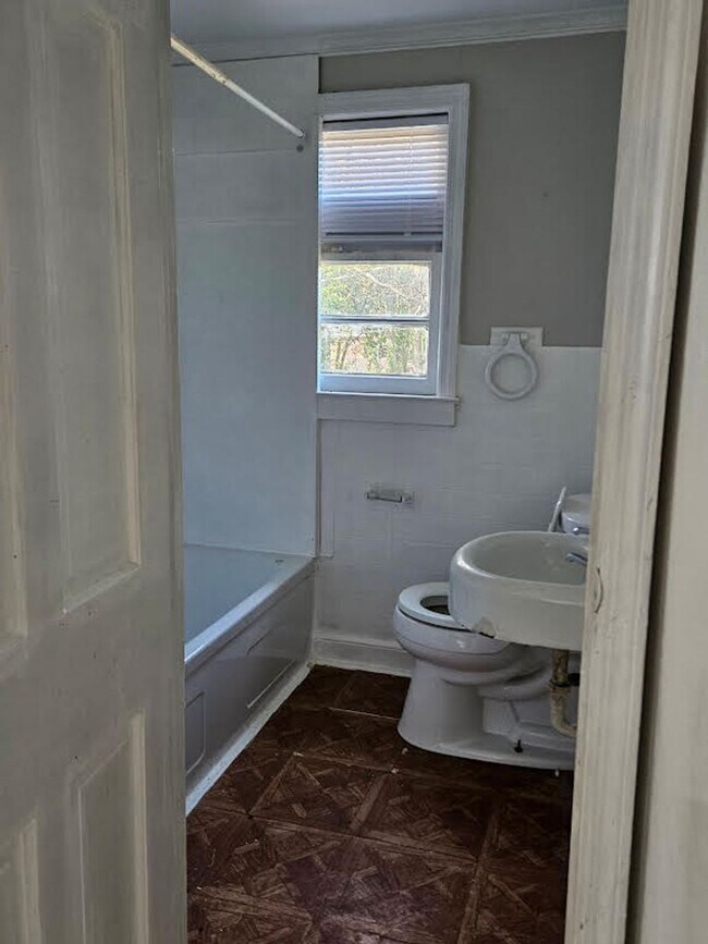 Foto del edificio - 2323 - 2325 Laurie St