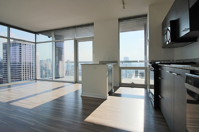 Photo - 865 N La Salle Dr Apartment