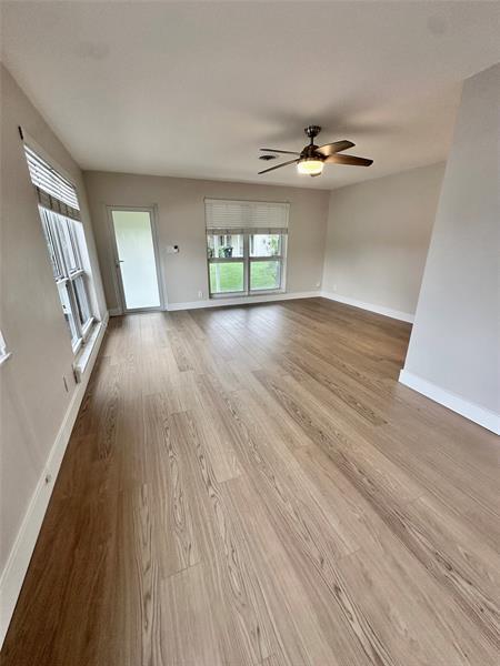 Building Photo - 2040 NE 56th Ct