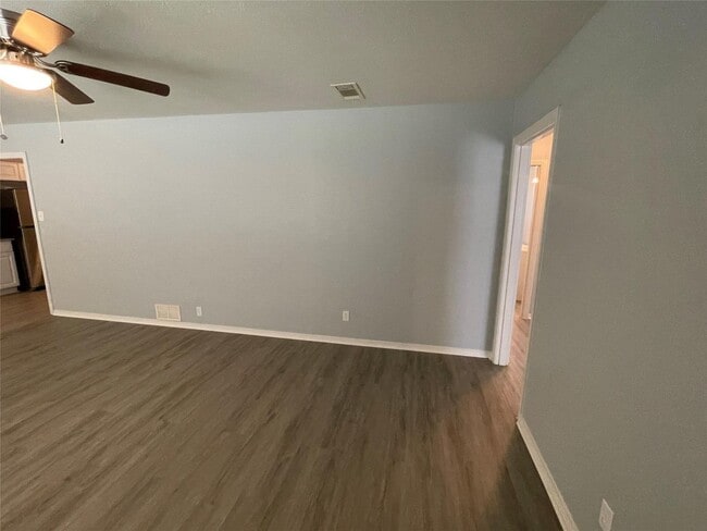Foto del edificio - 3 BR/2.5BA | Updated Single Family Home | 1-Car Garage Parking | Fenced backyard