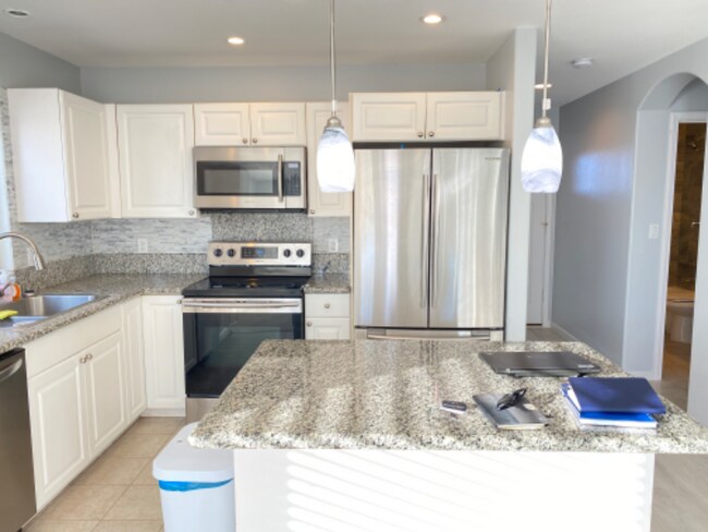 Building Photo - 91-6482-6482 Kapolei Pkwy