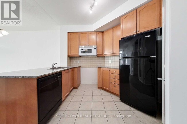 Building Photo - 70 Absolute Ave