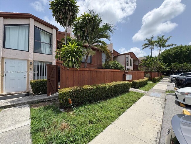 Foto del edificio - 6854 SW 114th Pl