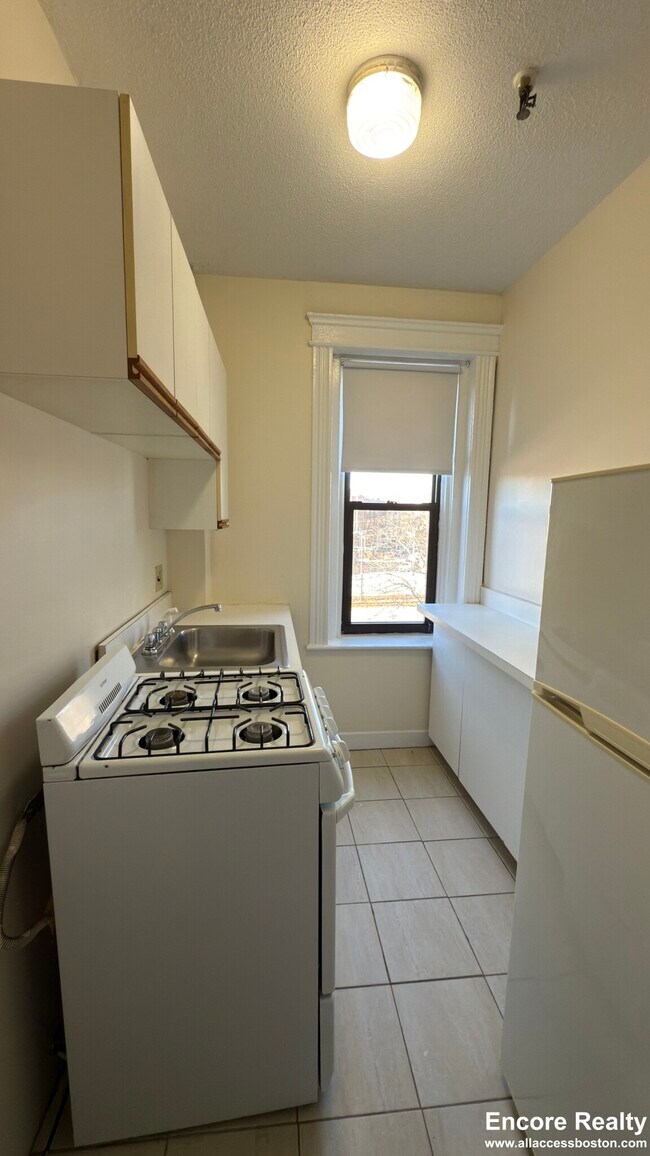 Building Photo - 1169 Commonwealth Ave