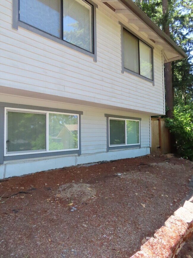 Building Photo - 4 br, 2 bath House - 2824 Miramonti Dr.