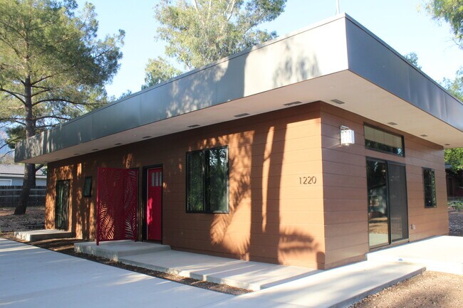 Foto del edificio - 1220 Rancho Dr