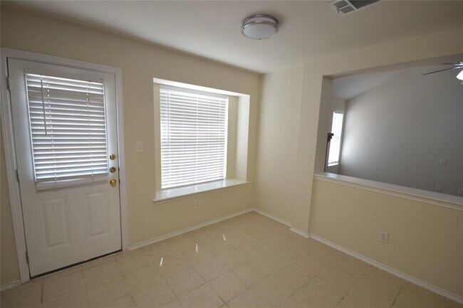 Foto del edificio - 718 Meadow View Dr