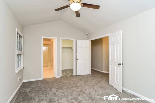 Foto del edificio - Newly renovated 3 bed, 2.5 bath home in Ch...