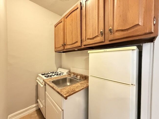 Building Photo - 2849 N Burling