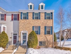 Building Photo - 15624 Lilac Dr