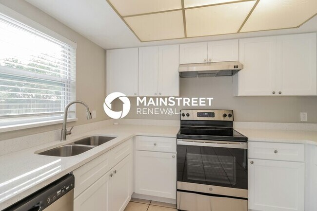 Building Photo - 3 Bedroom Pet-Friendly Home in COCOA, FL w...