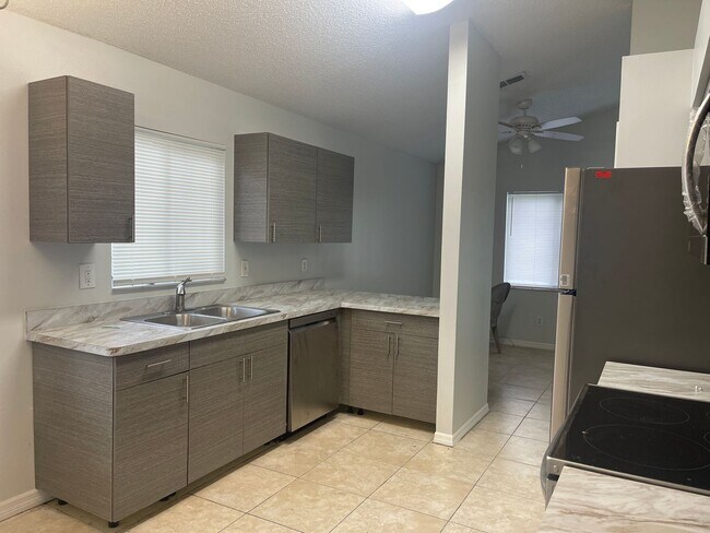Foto del edificio - Orlando/Orlovista - For RENT 3 Bedroom, 2 Bathroom, 2 Car Garage