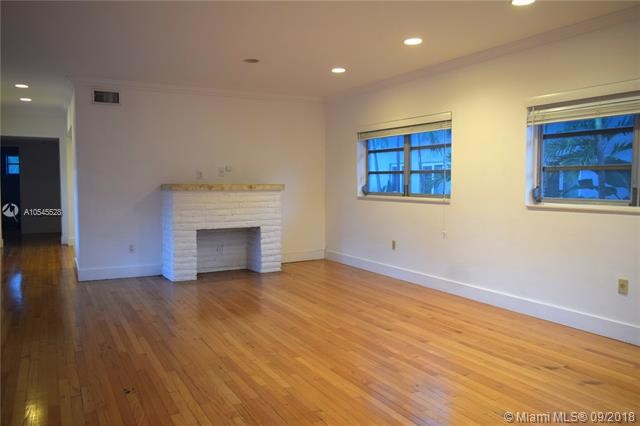 Foto del edificio - 329 NE 87th St