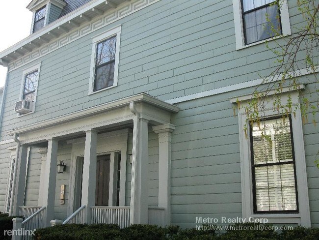 Building Photo - 5 Linden St