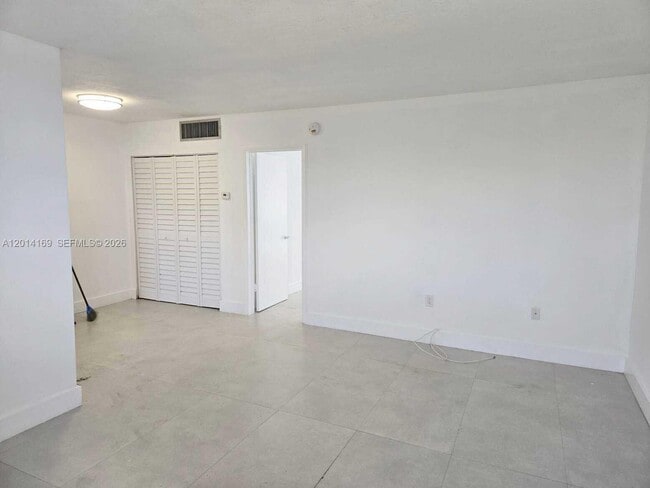 Foto del edificio - 1475 NE 125th Terrace