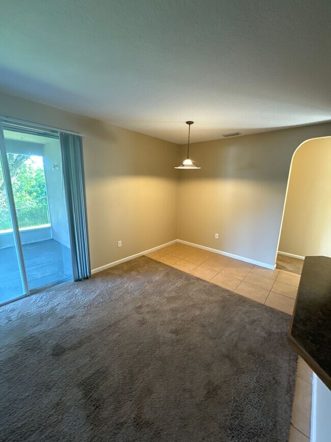 Building Photo - Beautiful 4 bedroom, 2 bathroom home