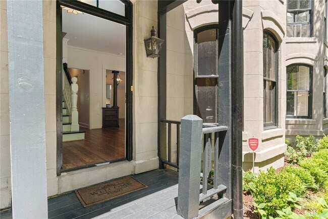 Foto del edificio - 623 Tattnall St