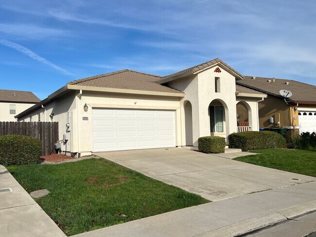 Foto del edificio - 4 Bedroom - Single Story Home in Cresleigh...