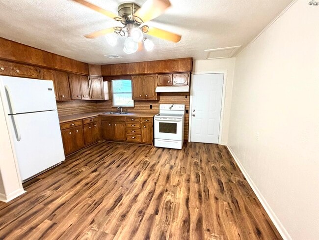 Foto del edificio - 157 FM 3393