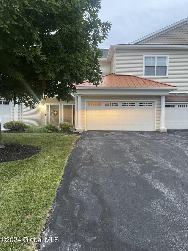 Primary Photo - 803 Valley Pointe Dr