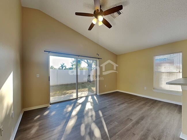 Building Photo - 1453 Mohrlake Dr