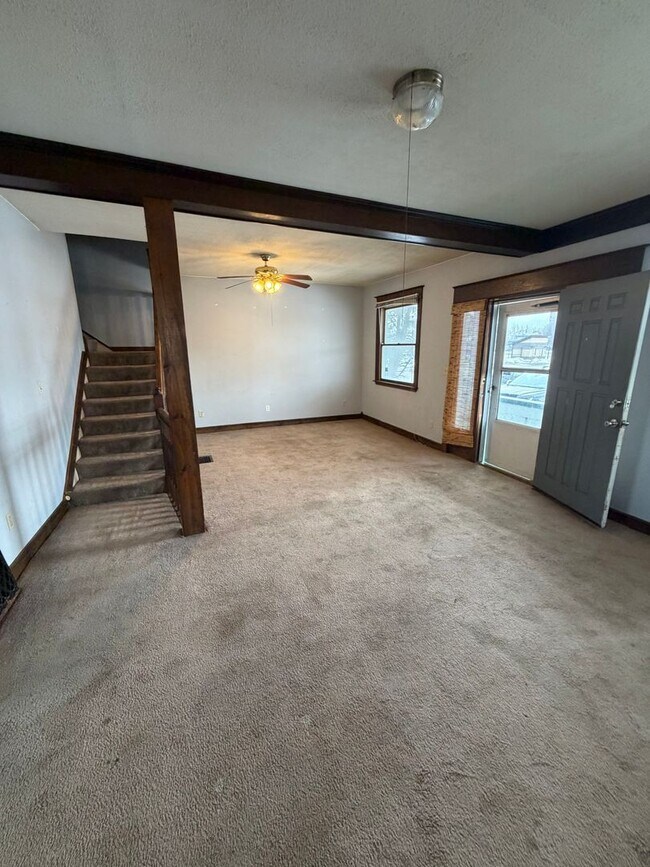 Foto del edificio - 1205 E Converse St