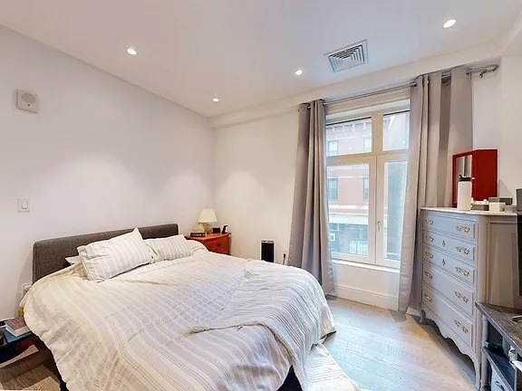 Photo - lnblok House