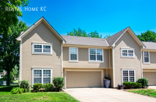 Primary Photo - Two-story Townhouse w/big rooms, 2-car gar...