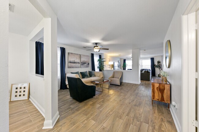 Foto del edificio - 2651 Skyview Shadows Ct