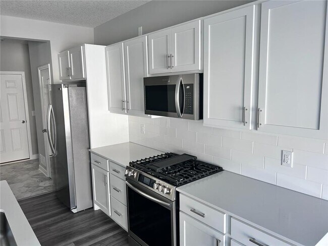 Foto del edificio - 10627 Weston Wy N