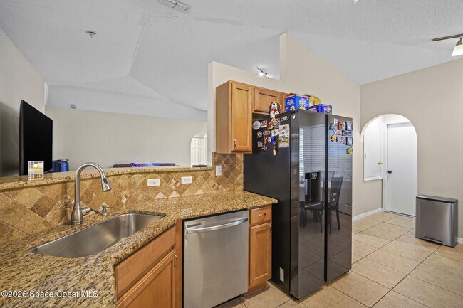 Building Photo - 3275 Burdock Ave
