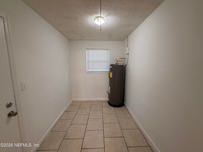 Building Photo - 6631 Bo Peep Dr N