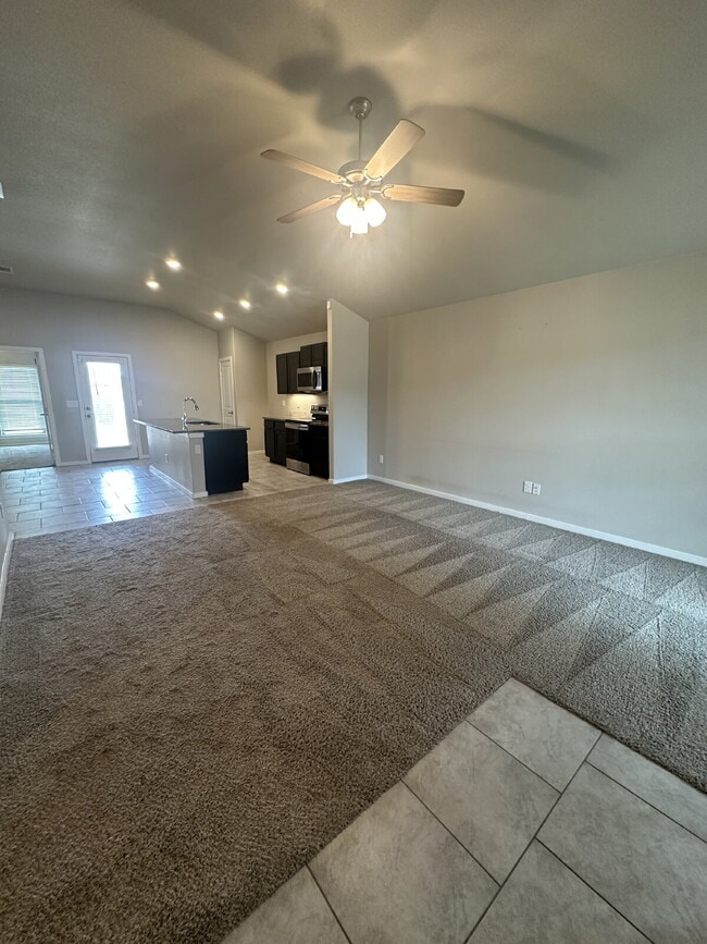 Foto del edificio - Spacious 3/2/2 in Upland Crossing