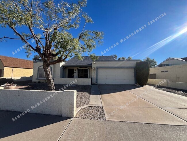 Foto del edificio - 3 BEDROOM 2 BATHROOM IN PHOENIX WITH TONS ...