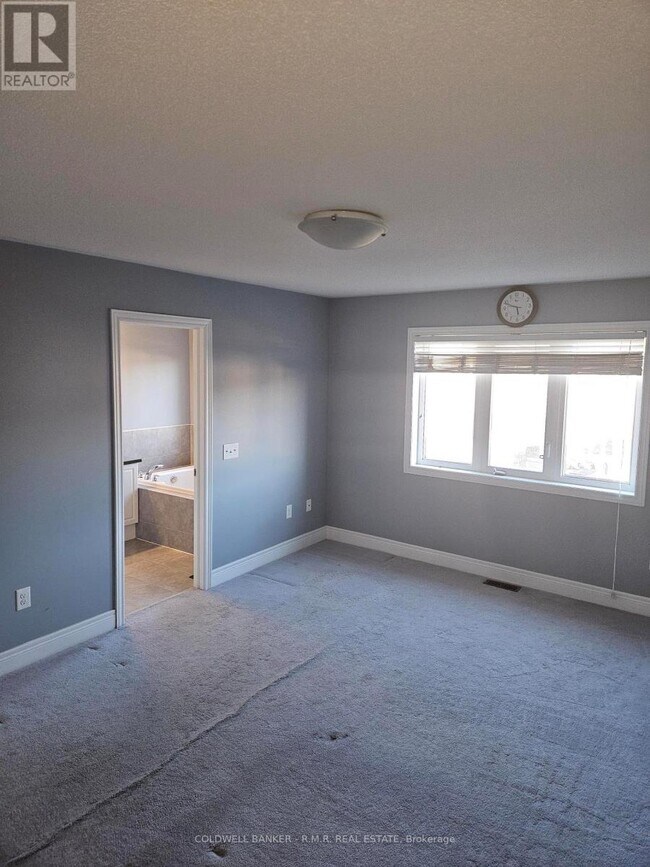 Building Photo - 85 Dewell Crescent